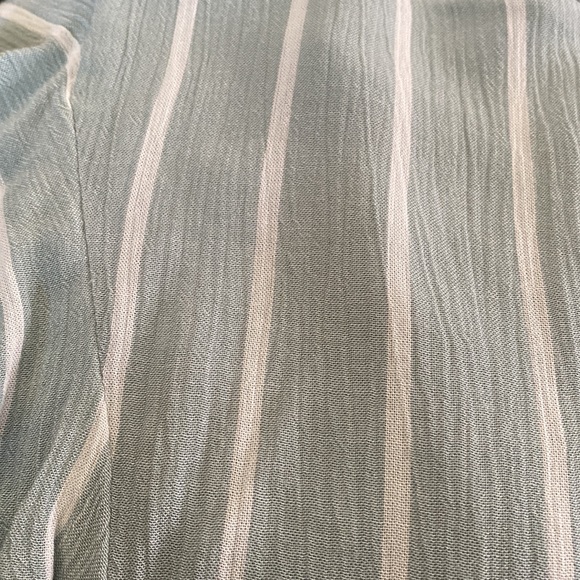 Matching crop top with skirt outfit - Picture 8 of 8